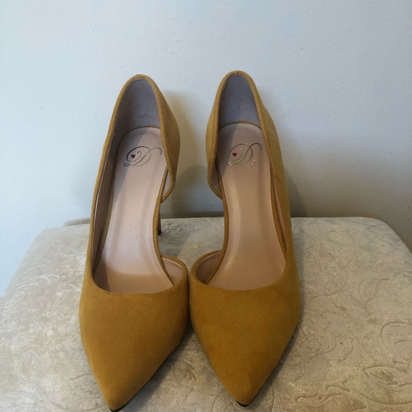 Yellow high heels - Picture 5 of 6